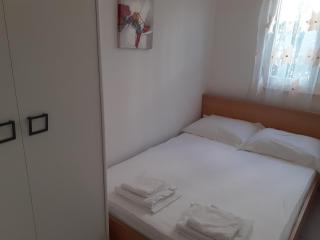 Apartments by the sea Zecevo Rtic, Rogoznica - 22560 - Rogoznica - 1