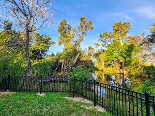Secluded Backyard Home with Hot Tub & Pool - 3BR & 2B - Fort Myers - 3