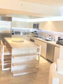 Oceanview 1 Hotel & Homes 1 Bedroom 1 and Half Bathrooms Luxe Condo with Balcony - Miami Beach - 7