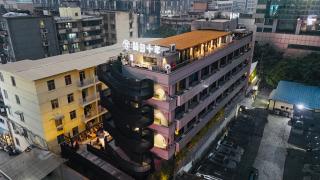Chengdu Desti Youth Park Hostel TaiKooLi - Cafe& Bar& Luggage Storage& Large Public Area - 2