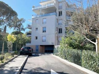 Confort et calme à Cavalaire : T2 climatisé avec Wi-Fi, balcon et double garage, proche centre-ville - FR-1-226B-186 - Cavalaire-sur-Mer - 2