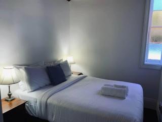 The Globe Cottage - Castlemaine - 2