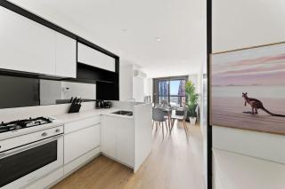 Comfy 2BR Apt Next to Melbourne Central City Views - 7