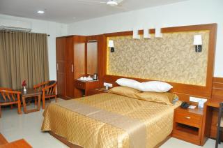 Kallada Mamatha Motels - Kunnamkulam - 1