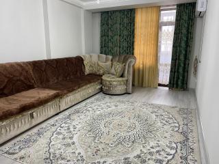 уютная квартира в элитном доме в центре города. Район:Дворец спорта - 6