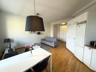 Kotimaailma Apartments Kamppi - 1BR with key code in the city center - Helsinki - 3