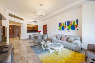 Fairmont North 2BR Balcony Sea View - Dubai - 8