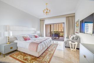 Fairmont North 2BR Balcony Sea View - Dubai - 2