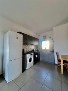 83/3-Lovely 1 Bedroom Penthouse - 1