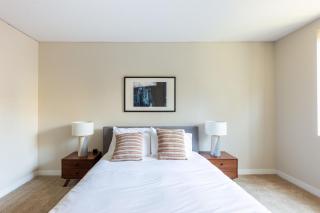 Blueground Old Town rooftop deck nr park PDX-17 - 1