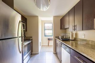 Blueground Old Town gym lounge nr park PDX-18 - 3