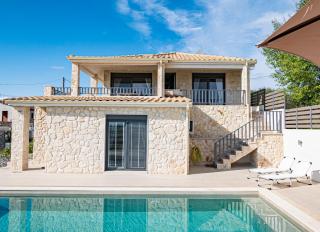Villa Marianna by RentalsPro Services - Nea Potidaia Halkidiki - Nea Potidaea - 0
