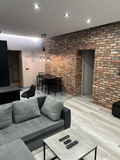 Raciborska Royal Apartment - miejsce parkingowe na parkingu strzeżonym - Gliwice - 1