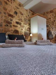 Roza Stone Studio with Private Veranda & Mountain view - 3