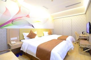 Crystal Love There Hotel - 2