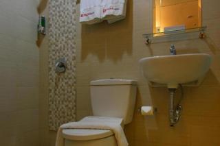 Sumi Hotel Surabaya - 2