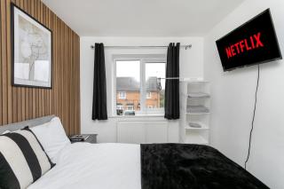 4 Bed House-Parking-WiFi-Smart Tvs in Each Bedroom-Special Rates Available - Peterborough - 8