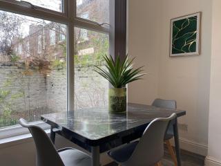 Huge 7 Bed Home For Groups - Liverpool - 5
