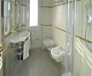 Hotel Zenith - 8