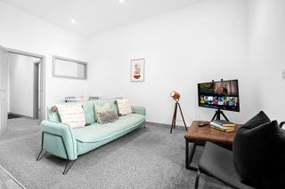 New Apartment - Brierley Hill - Parking - Wifi - Netflix - Top Rated - Excellent Value - 309O - Birmingham - 7