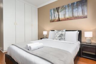 Modern & Secure home, Walking Distance to Beach! - Cidade Do Cabo - 3