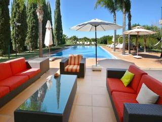 Special Vilamoura Villa 6 Bedrooms Villa Lagoon Private Pool With Great Golf Course Views Algarve - Quarteira - 5