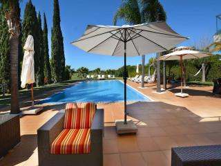 Special Vilamoura Villa 6 Bedrooms Villa Lagoon Private Pool With Great Golf Course Views Algarve - Quarteira - 3
