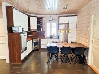 Villa Tähkä - 12 henkilölle - HimosYkkösen alue - 116m2 - Jämsä - 1