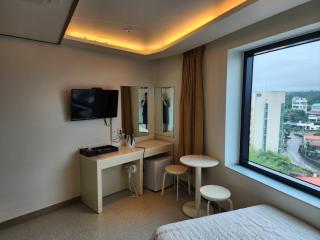 Rezion Hotel - Seogwipo - 4