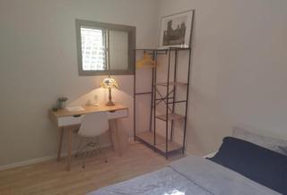 חדר מקסים בדירה בה אנו גרים בחולון קרוב לתל אביב וחוף הים כולל מקלט - 8