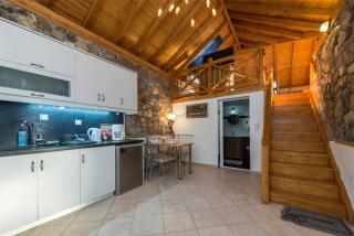 Villa Needa's - Home Love Retreat by the Pool - Kalamata - 5