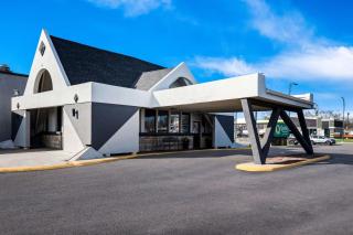 Quality Inn & Suites near I-480 and I-29 - Council Bluffs - 0