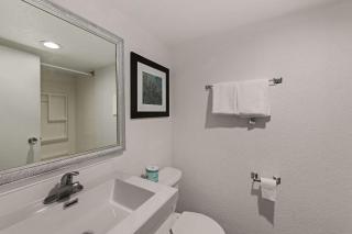 Quality Inn & Suites Council Bluffs - Omaha East - 8