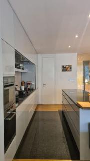 Exceptional calm 3BR, 2.5BA apartment with patio, pool & gym - Prague - 6