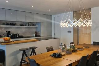 Exceptional calm 3BR, 2.5BA apartment with patio, pool & gym - Prague - 3
