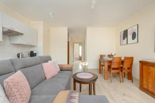 Wilczak Spacious Apartment with FREE GARAGE Poznań by Noclegi Renters - Poznań - 3