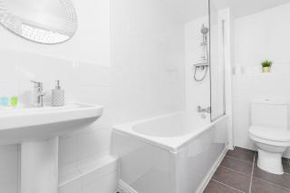 Birmingham City Centre Apartment - WIFI - Netflix - Top Rated - 59L - 4