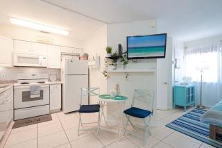 Spacious Beach Studio Condo Retreat Unit #9 - Panama City Beach - 8