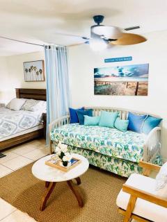 Spacious Beach Studio Condo Retreat Unit #9 - Panama City Beach - 6