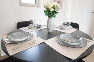 Modern 7th-floor apartment with city view (FORM_G2) - Atene - 5