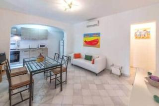 Ischia-Forio-Punta Caruso-La Grille du coq-villa 2 il prezzo della villa è riferito all'intero alloggio con il limite delle persone previste n 4 - 7