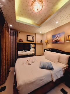 Two Bedrooms In Birch Tower With Pool - 0