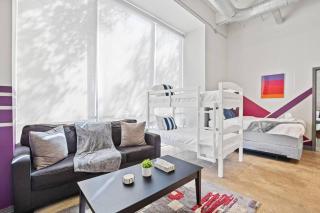 Stunning Downtown Apartment with Pool, Laundry, Parking - Dallas - 4