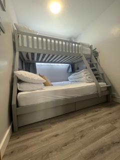 246, Belle Aire, Hemsby - Two bed recently renovated chalet, sleeps 5, free Wi-Fi, pet friendly, bed linen and towels included with onsite entertainment - Great Yarmouth - 9