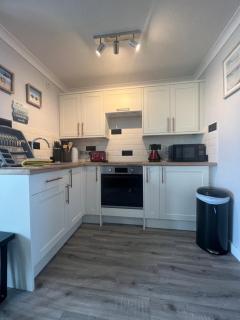 246, Belle Aire, Hemsby - Two bed recently renovated chalet, sleeps 5, free Wi-Fi, pet friendly, bed linen and towels included with onsite entertainment - Great Yarmouth - 0