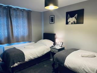 The Lake View Hotel - 4