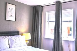 Stylish 3-Bedroom House - Rainham - 7