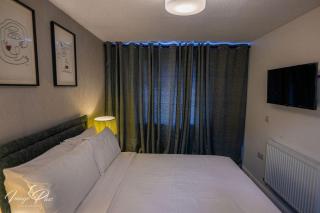 Stylish 3-Bedroom House - Rainham - 1