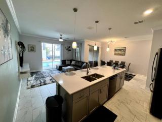 Elegant Luxury Home with Pool - Kissimmee - 1