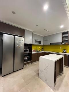 West Lake D’ Leroi Soleil 3 bedroom Apt - 9
